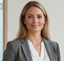Andrea de Vries – financial analyst
